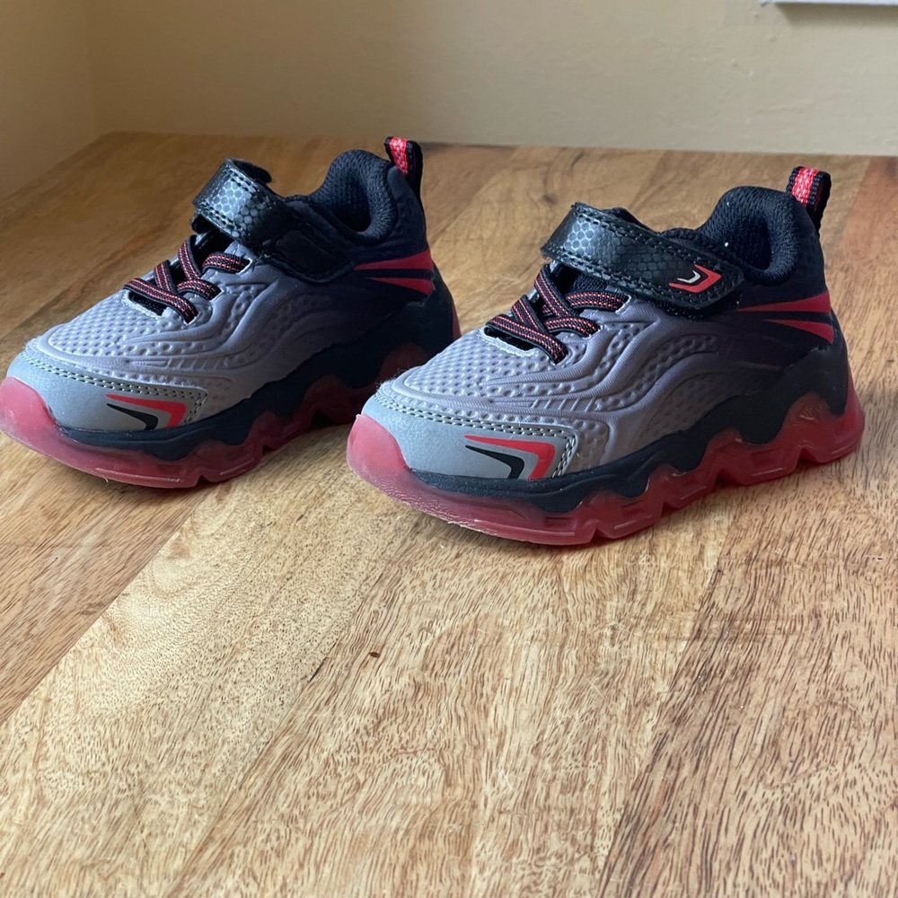 Athletic works toddler boys light play sneaker, NWOT